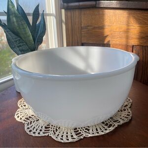 Sunbeam White Milkglass Mixing Bowl Large - EUC